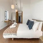 Arneiro Garden House - Country Retreat With Biopool *