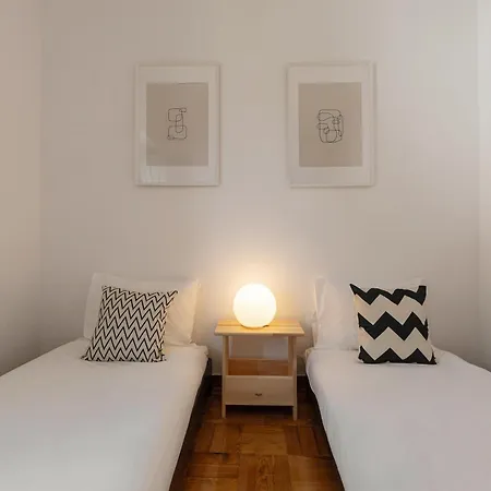 Arneiro Garden House - Country Retreat With Biopool Apartment *